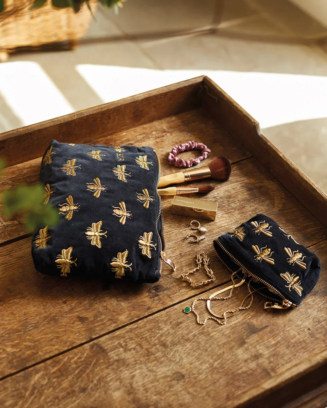 Elizabeth Scarlett Coin Purse Honey Bee Velvet Rich Blue