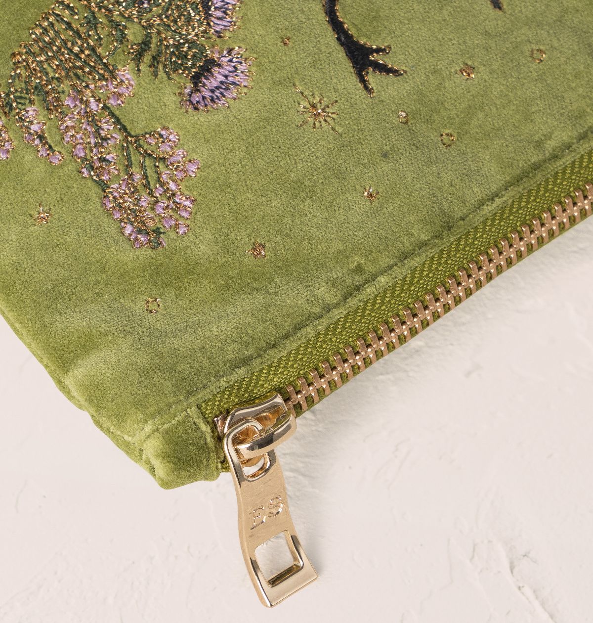 Elizabeth Scarlett Everyday Pouch Highland Romance Velvet Pistachio
