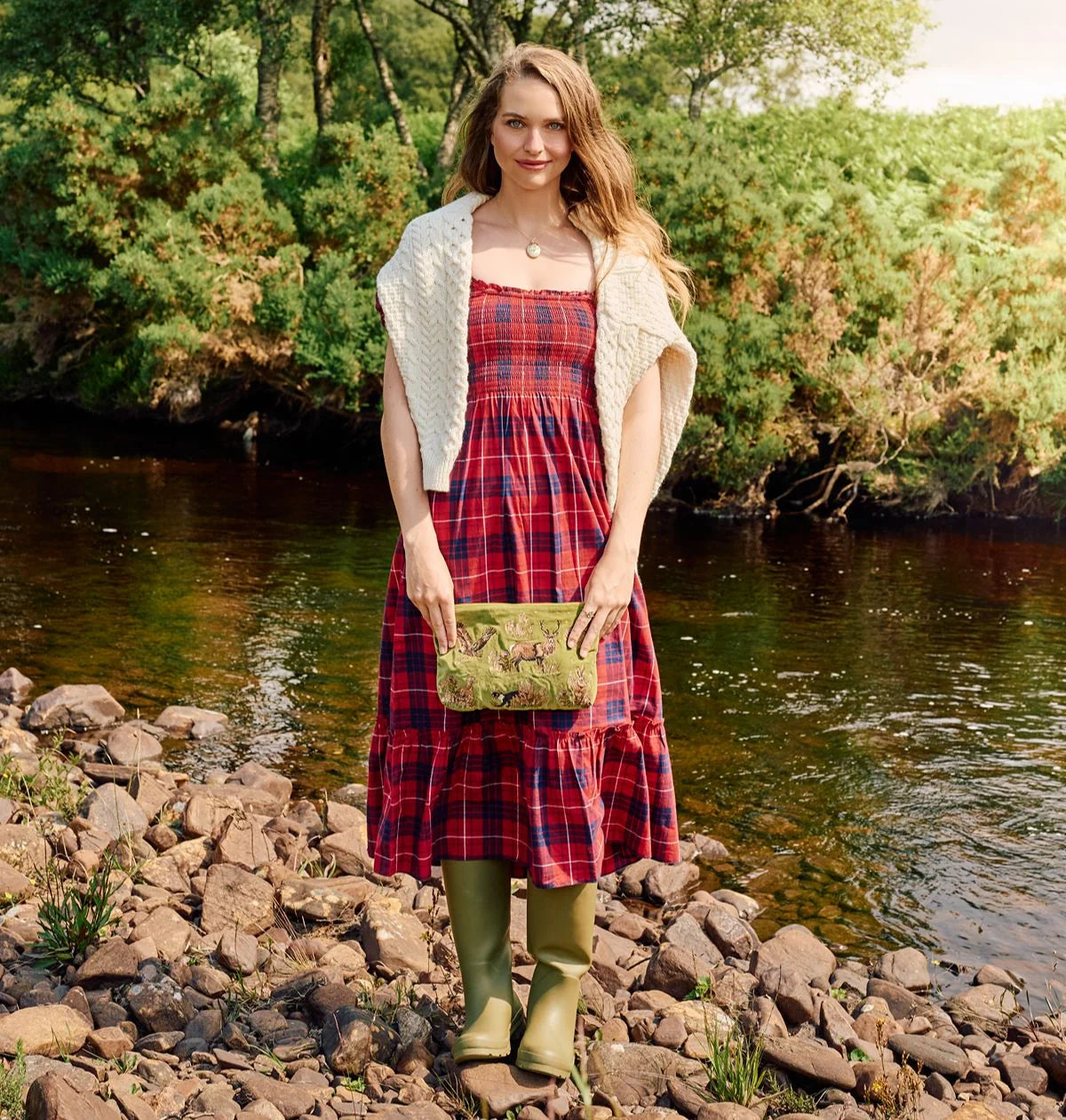 Elizabeth Scarlett Everyday Pouch Highland Romance Velvet Pistachio