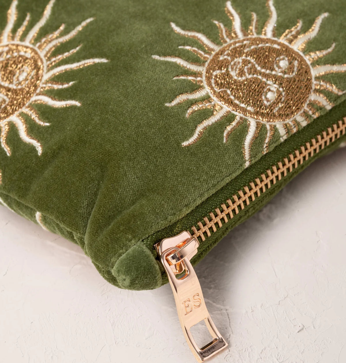Elizabeth Scarlett Everyday Pouch Sun Goddess Velvet Fern Green